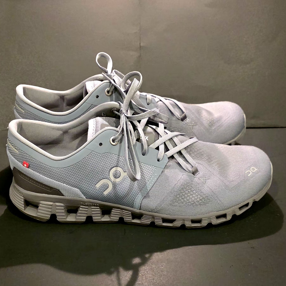 Men's On Cloud X  Gray Running Shoes Size 11.5